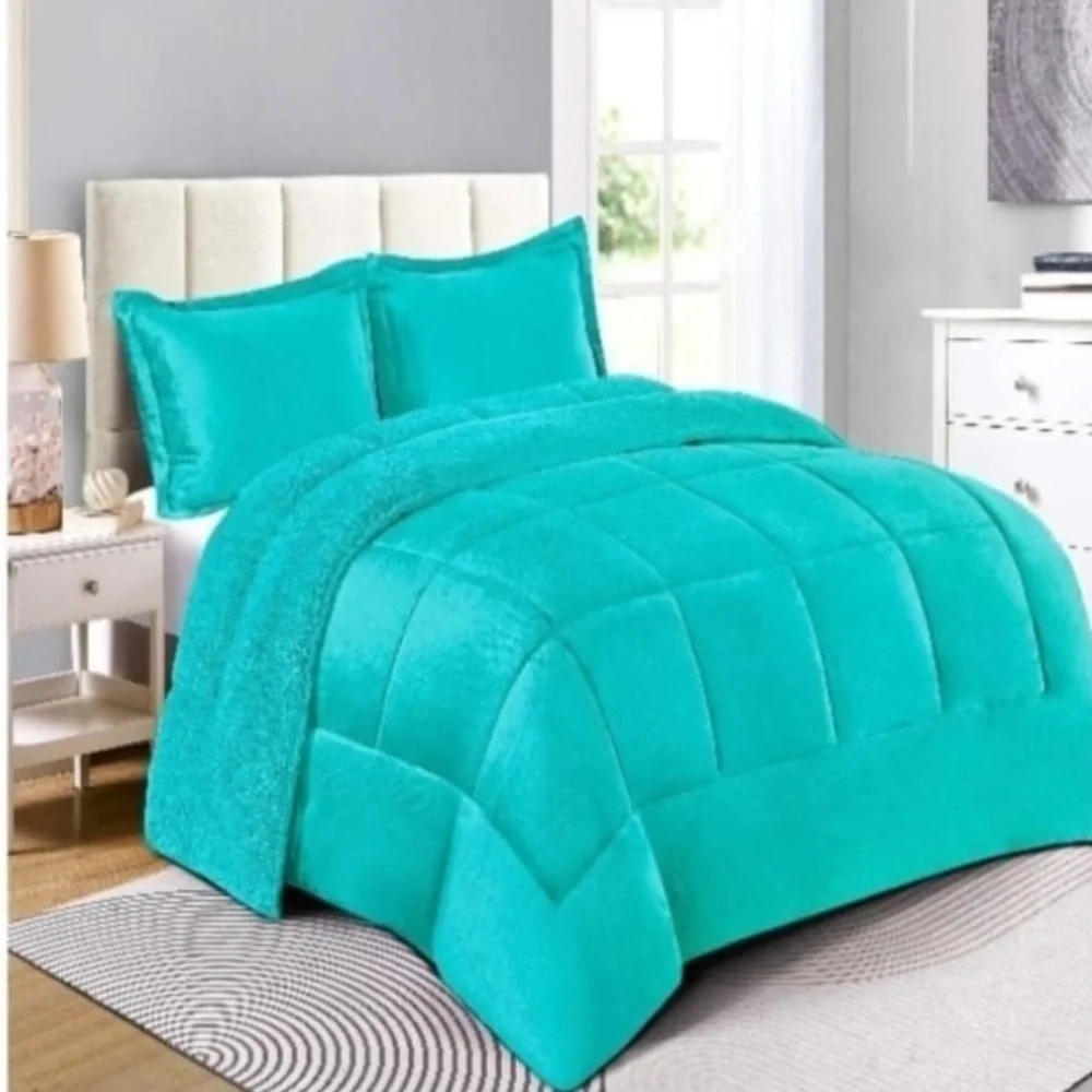 Luxurious Comforter 3 pc Set - Picture 2 of 9